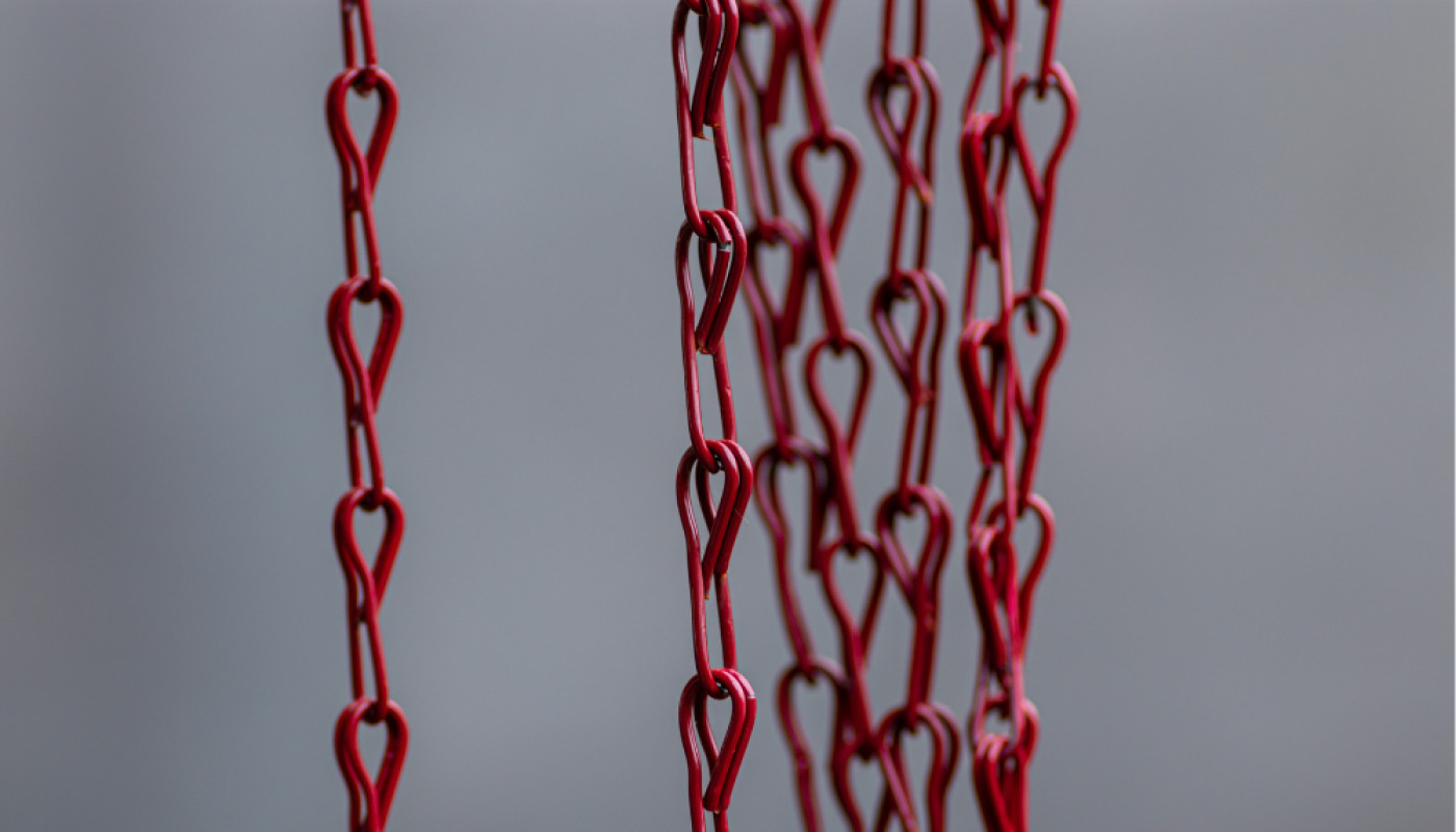 How to choose a rain chain for a traditional British home?